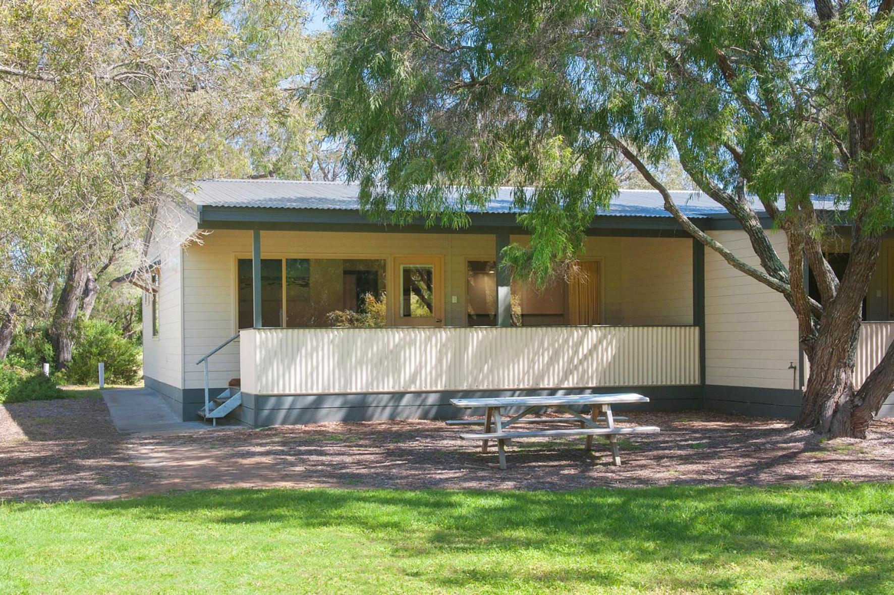Siesta Park Holiday Resort Absolute Beachfront Resort Busselton Bagian luar foto