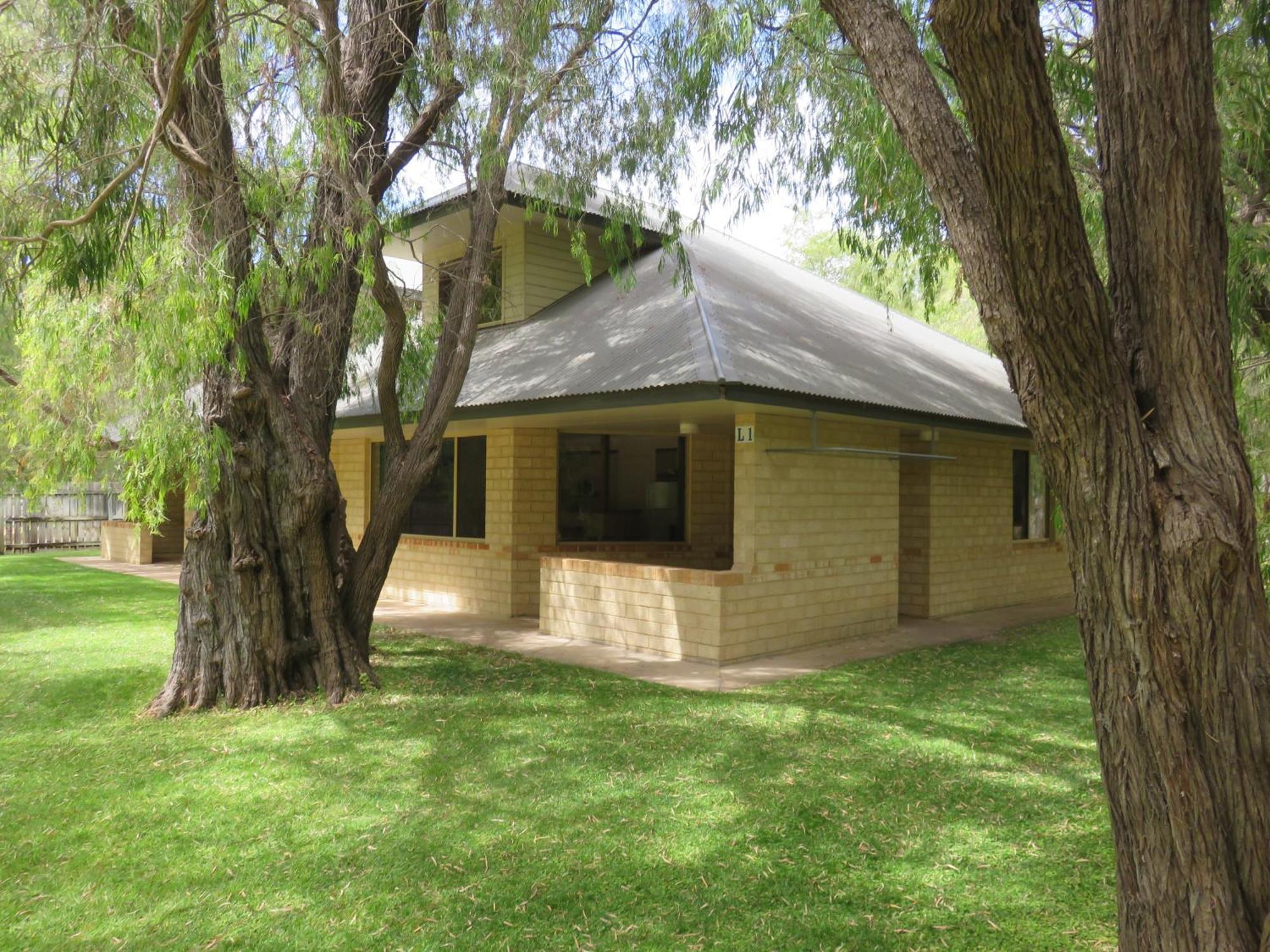 Siesta Park Holiday Resort Absolute Beachfront Resort Busselton Bagian luar foto