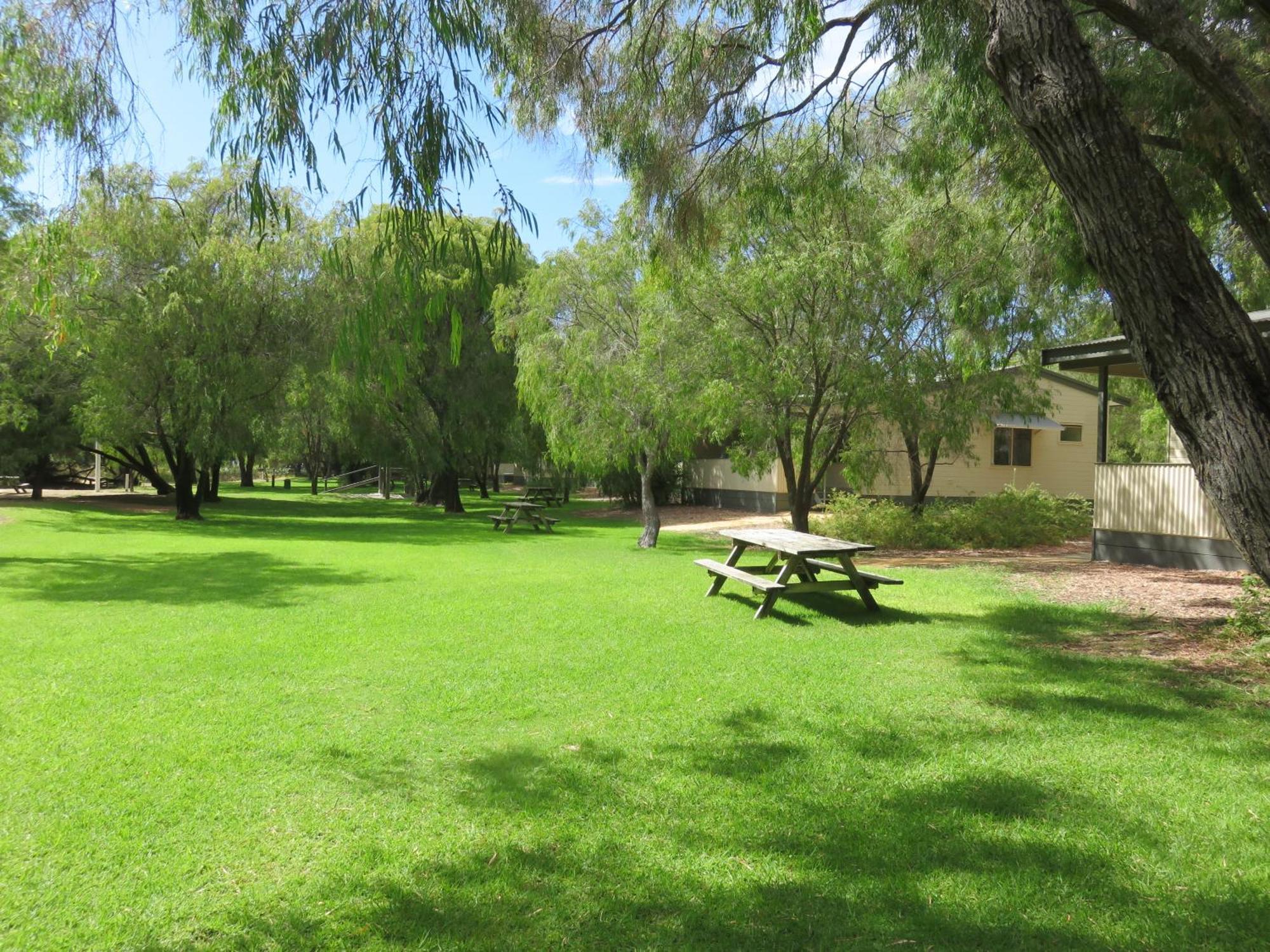 Siesta Park Holiday Resort Absolute Beachfront Resort Busselton Bagian luar foto