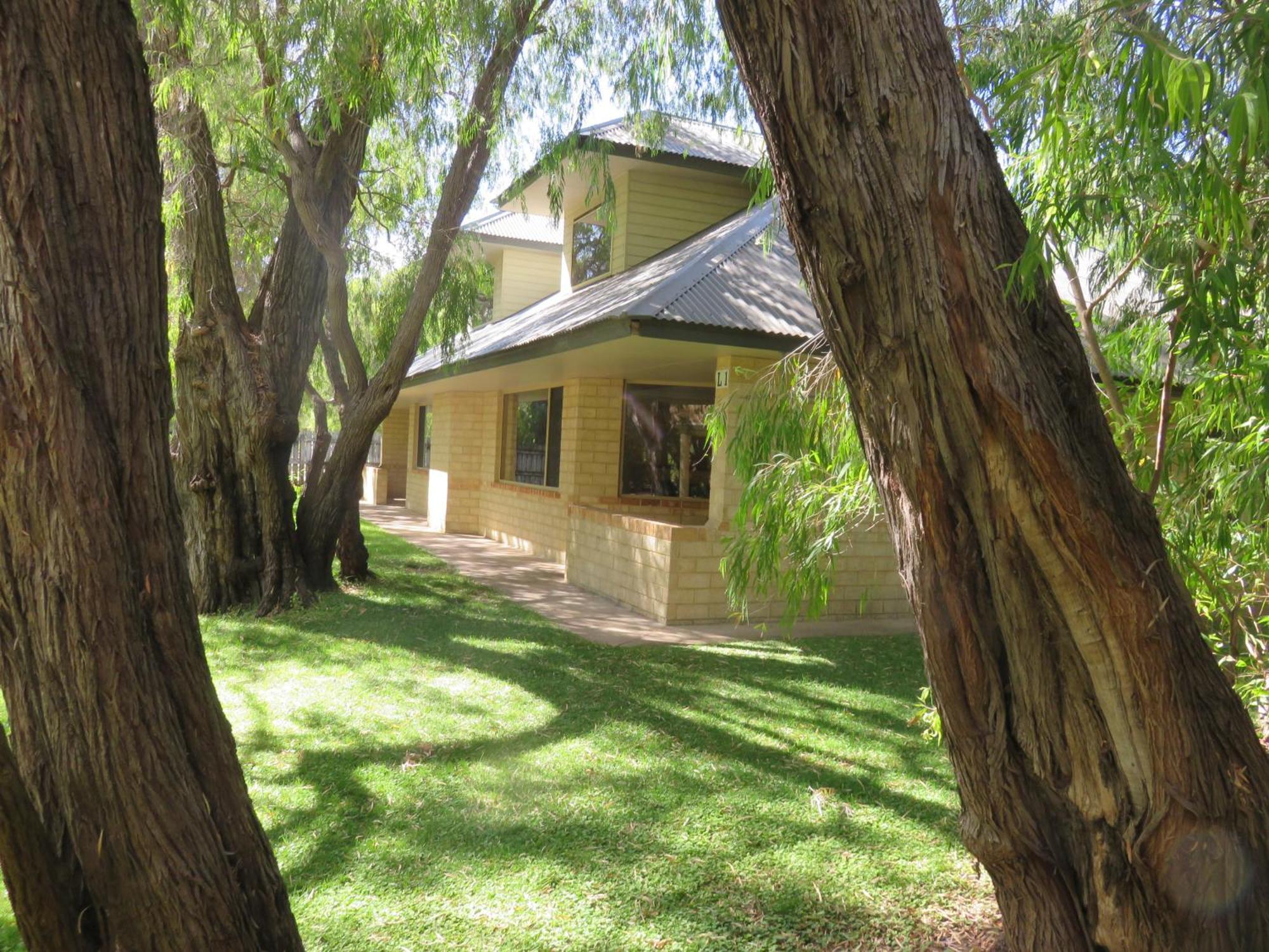 Siesta Park Holiday Resort Absolute Beachfront Resort Busselton Bagian luar foto