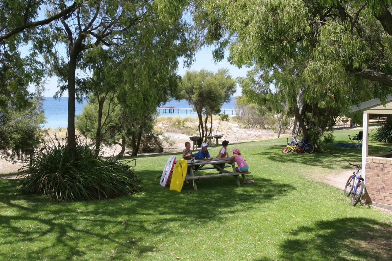 Siesta Park Holiday Resort Absolute Beachfront Resort Busselton Bagian luar foto