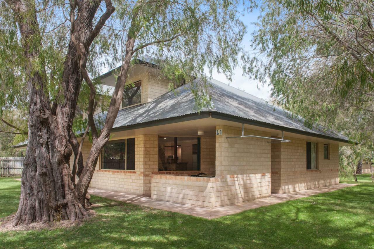 Siesta Park Holiday Resort Absolute Beachfront Resort Busselton Bagian luar foto